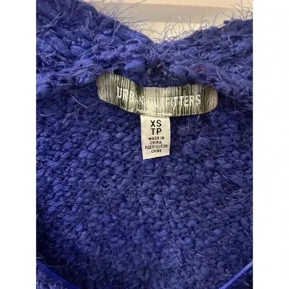 URBAN OUTFITTERS Purple Cropped Cardigan Eyelash Shrug Size XS - Picture 2 of 7